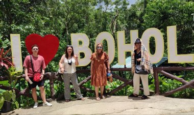 Panglao Island: A Story of Sunburns, Sea Turtles & Singing Like No One’s Watching